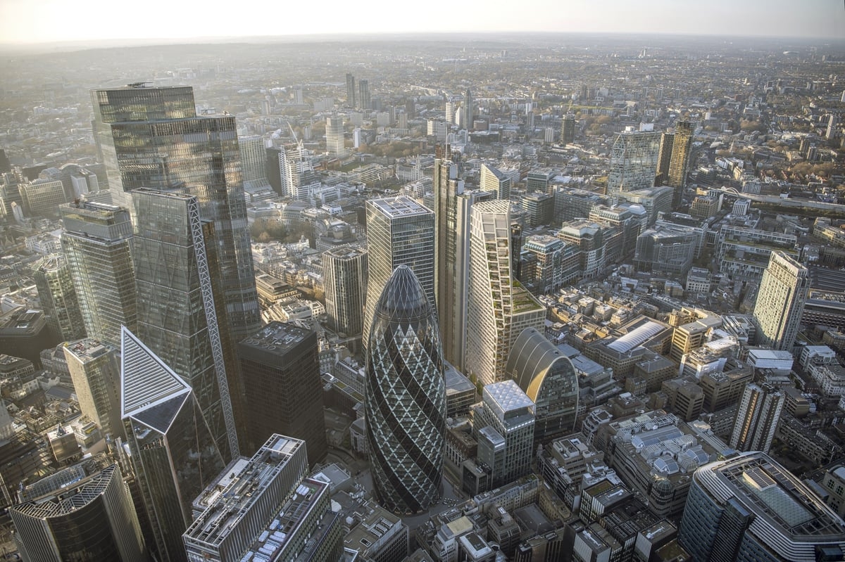 Massive 46-storey skyscraper next to the Gherkin in the City of London gets green light