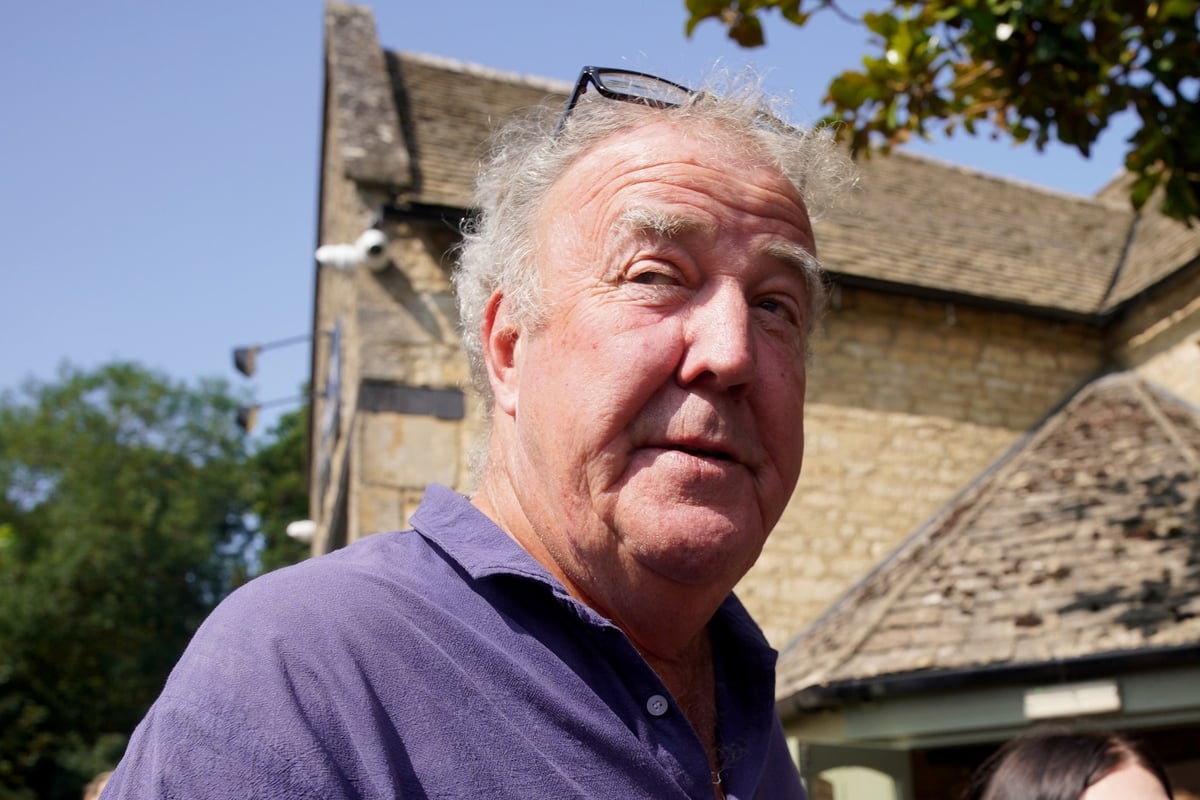 Jeremy Clarkson bans pub customer over £24 pie complaint
