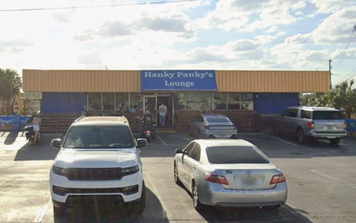 Toddler dies in hot car after ‘dad left him to get haircut and drink at bar for three hours'