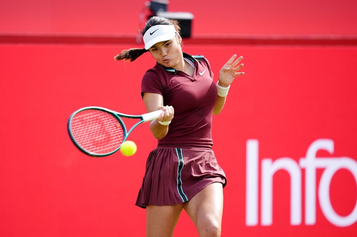 Queen's Club 2025: Emma Raducanu breezes through first round as Katie Boulter survives wobble