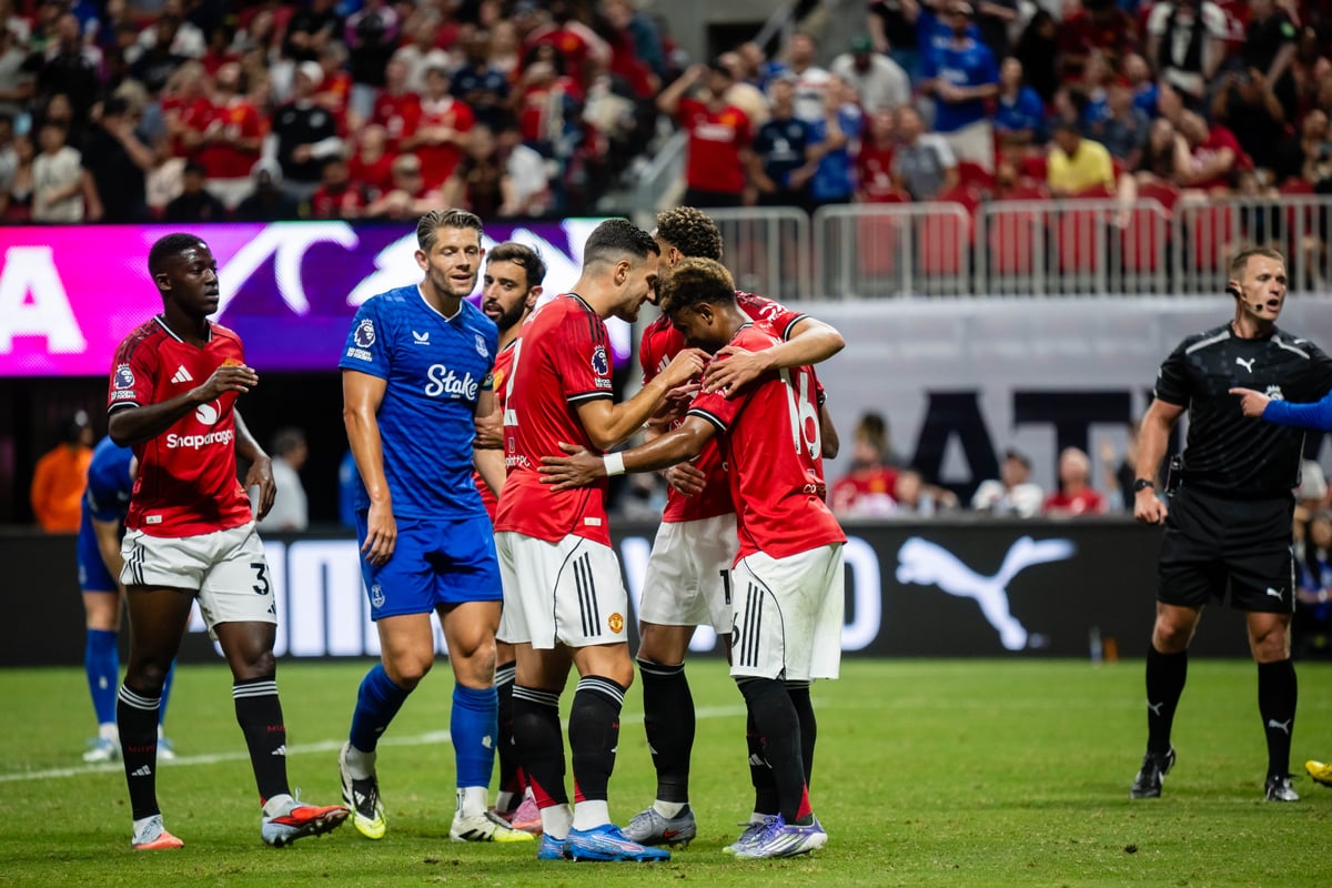 Manchester United 2-2 Everton: Bryan Mbeumo impresses on debut as Mason Mount nets beauty
