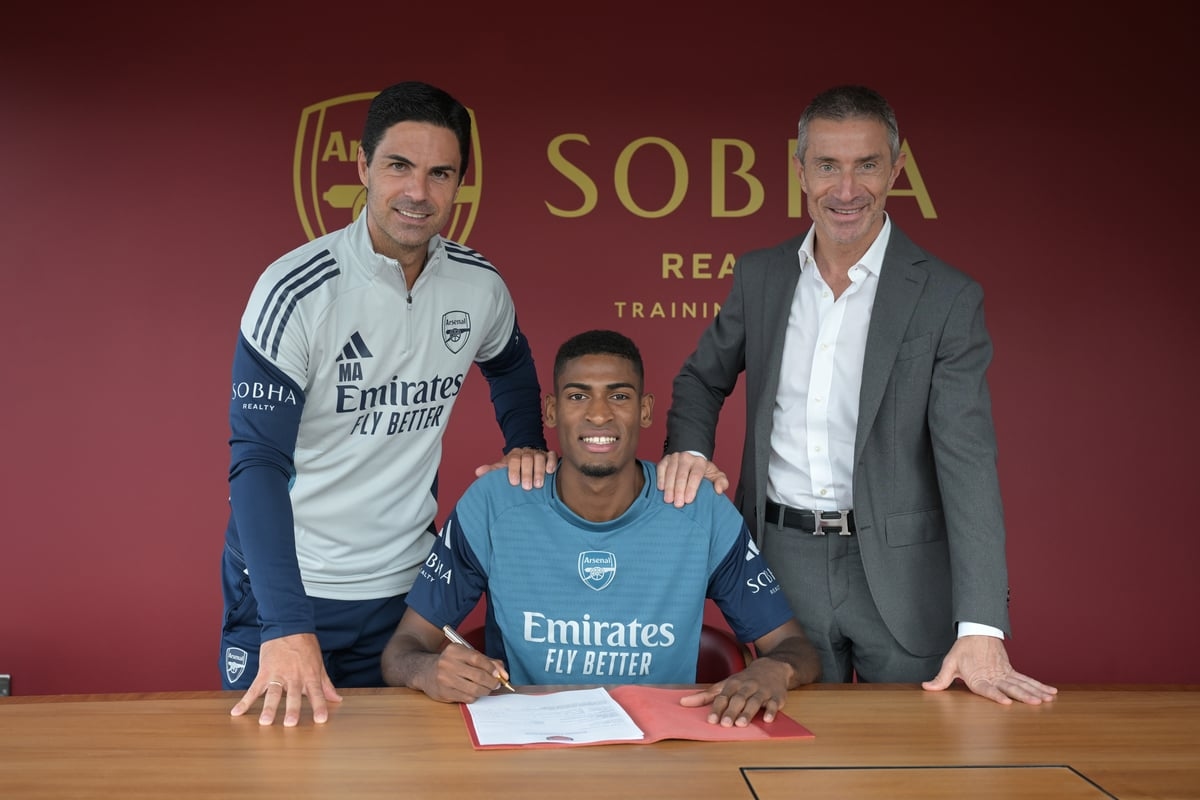 Cristhian Mosquera: Arsenal confirm fifth summer signing as defender joins in £13m deal