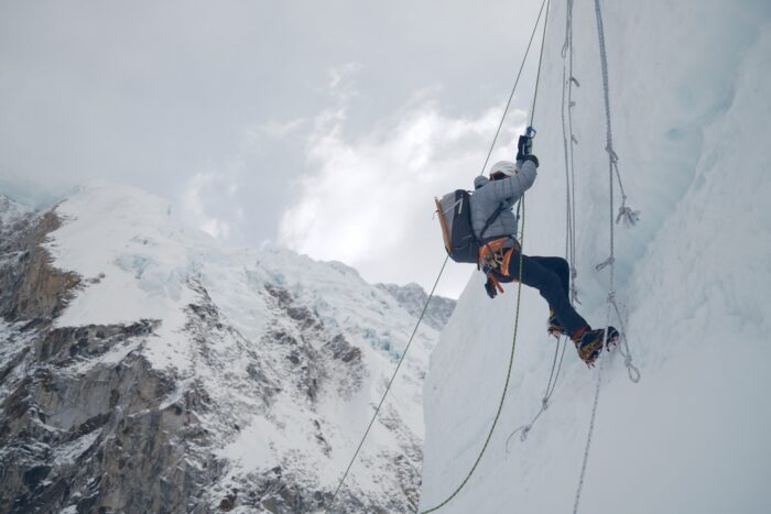 Everest: Waves of Climbers Move Up From Base Camp