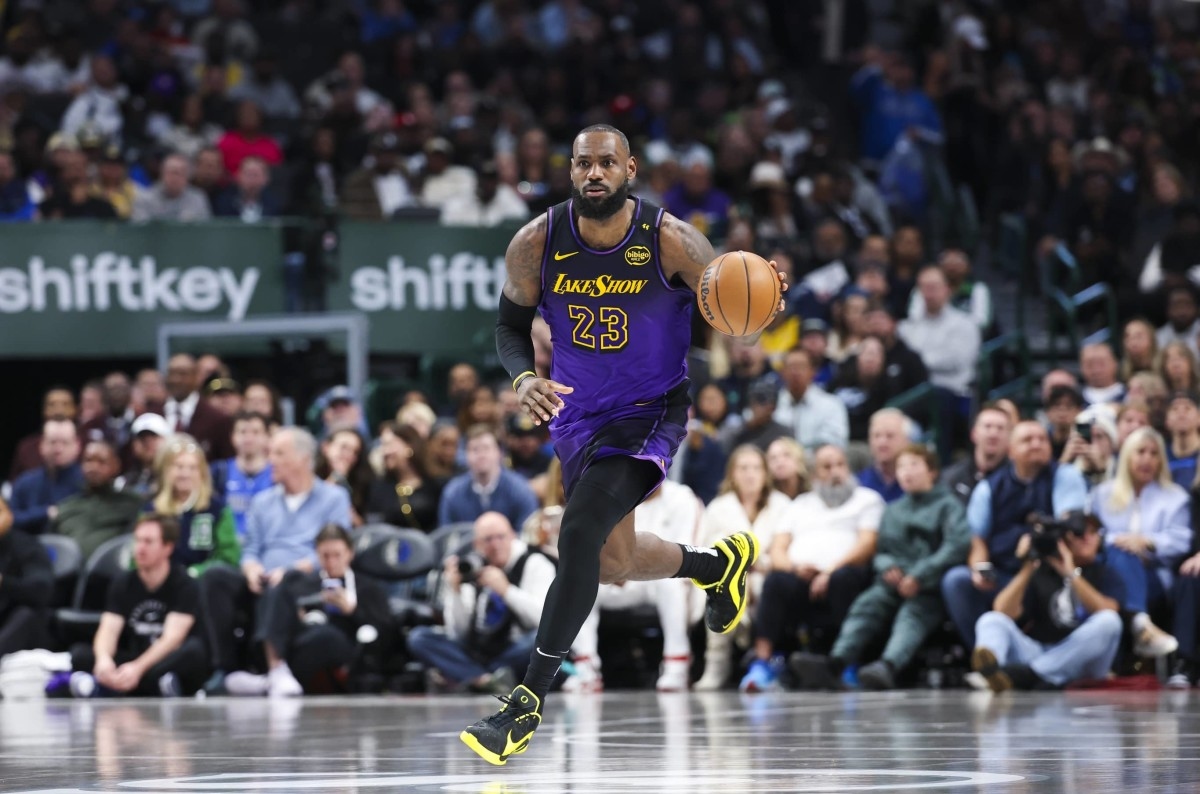 LeBron James Reportedly Curious About Joining Mavericks, Knicks Not Completely Ruled Out