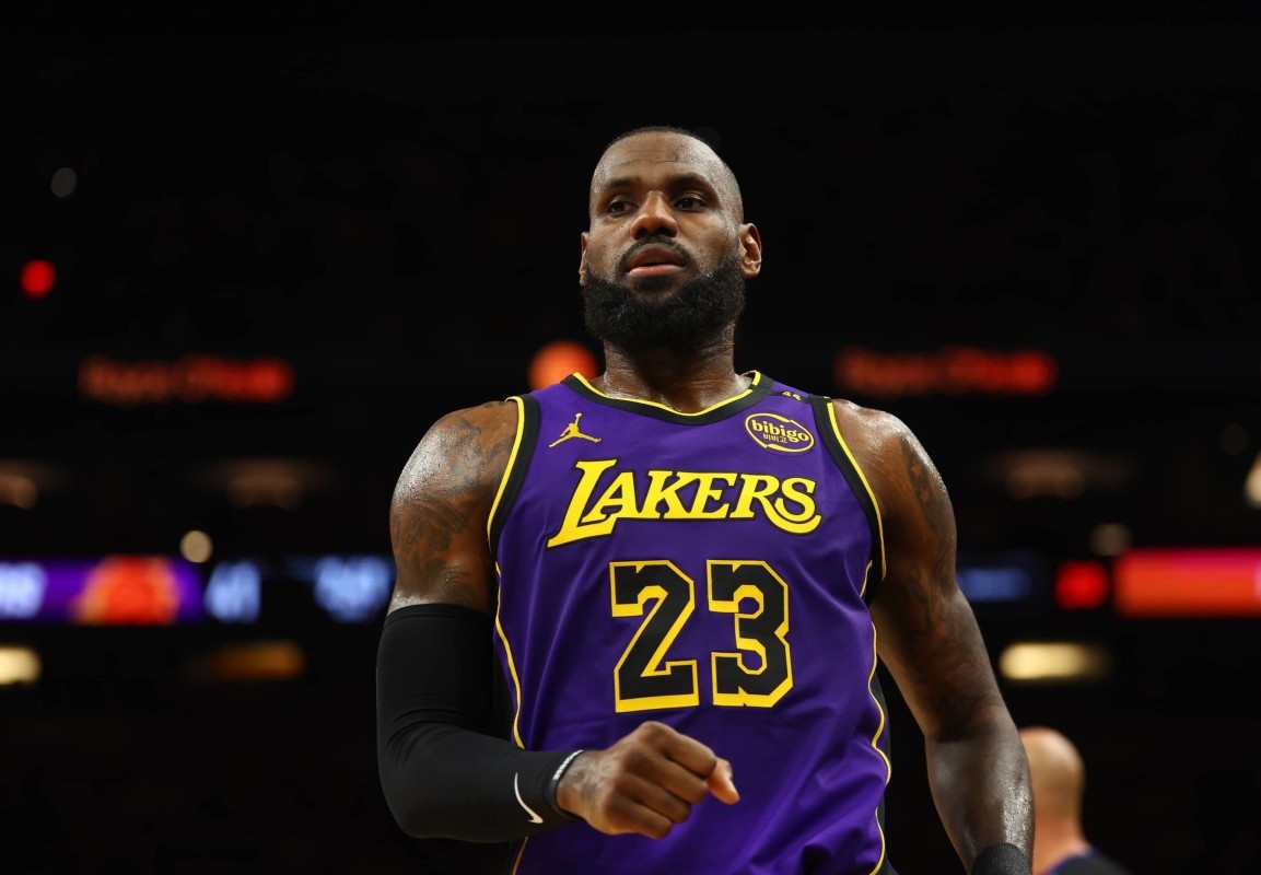 LeBron James Expected To Opt Into $52.6M Player Option With Lakers