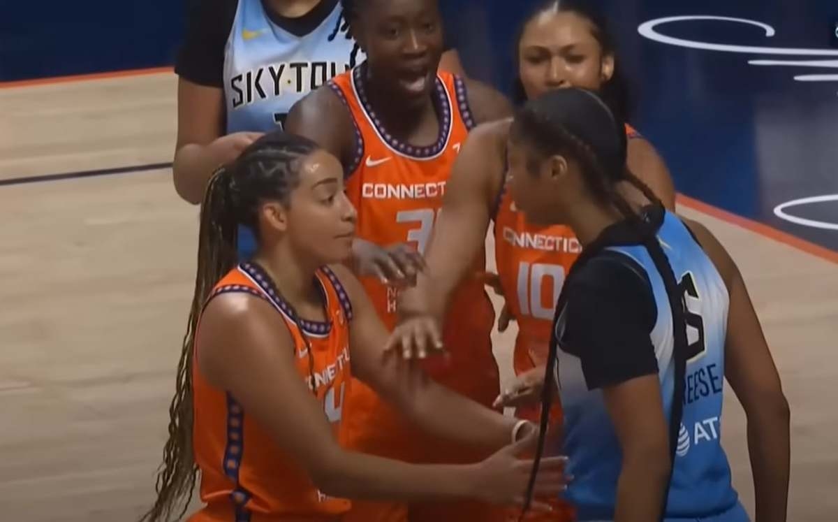 Angel Reese Wanted To Fight The Entire Connecticut Team After Getting Her Hair Pulled On A Rebound