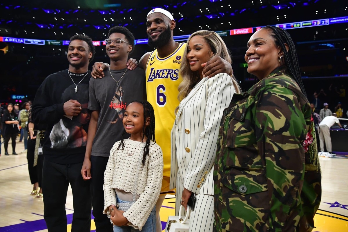 LeBron James Hints At Playing Longer Thanks To Encouragement From His Children