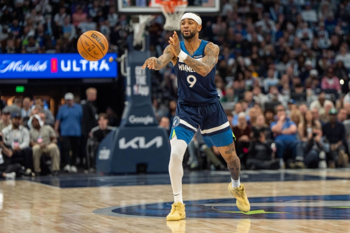Los Angeles Lakers Are The Favorites To Land A Key Two-Way Shooting Guard
