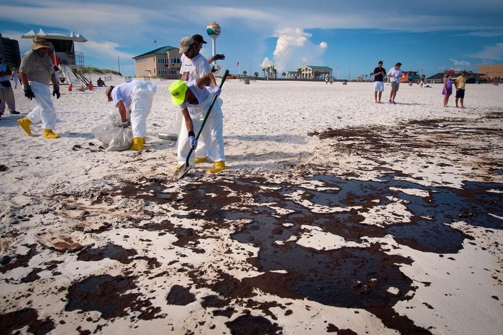 Trump tries to expand offshore drilling off Florida's Gulf coast
