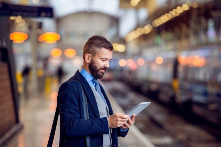 2 FTSE 100 and FTSE 250 growth shares to consider in June!