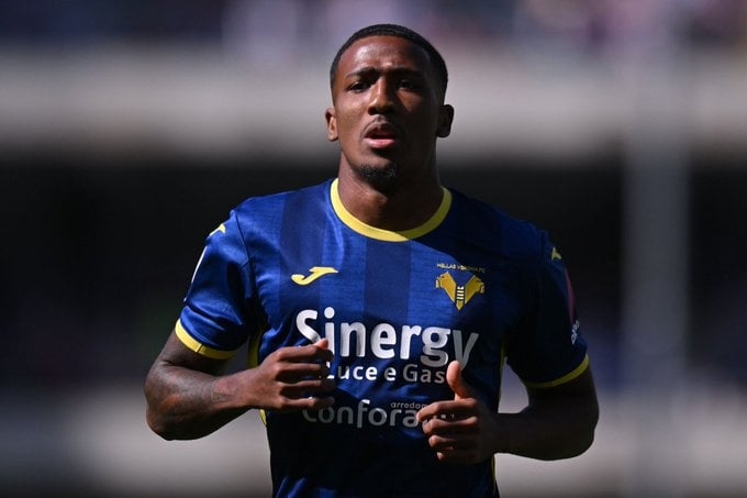 Jackson Tchatchoua on the verge of the Premier League?