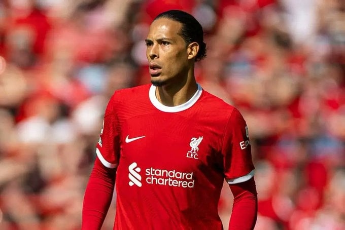 Liverpool: Van Dijk calls for a new striker