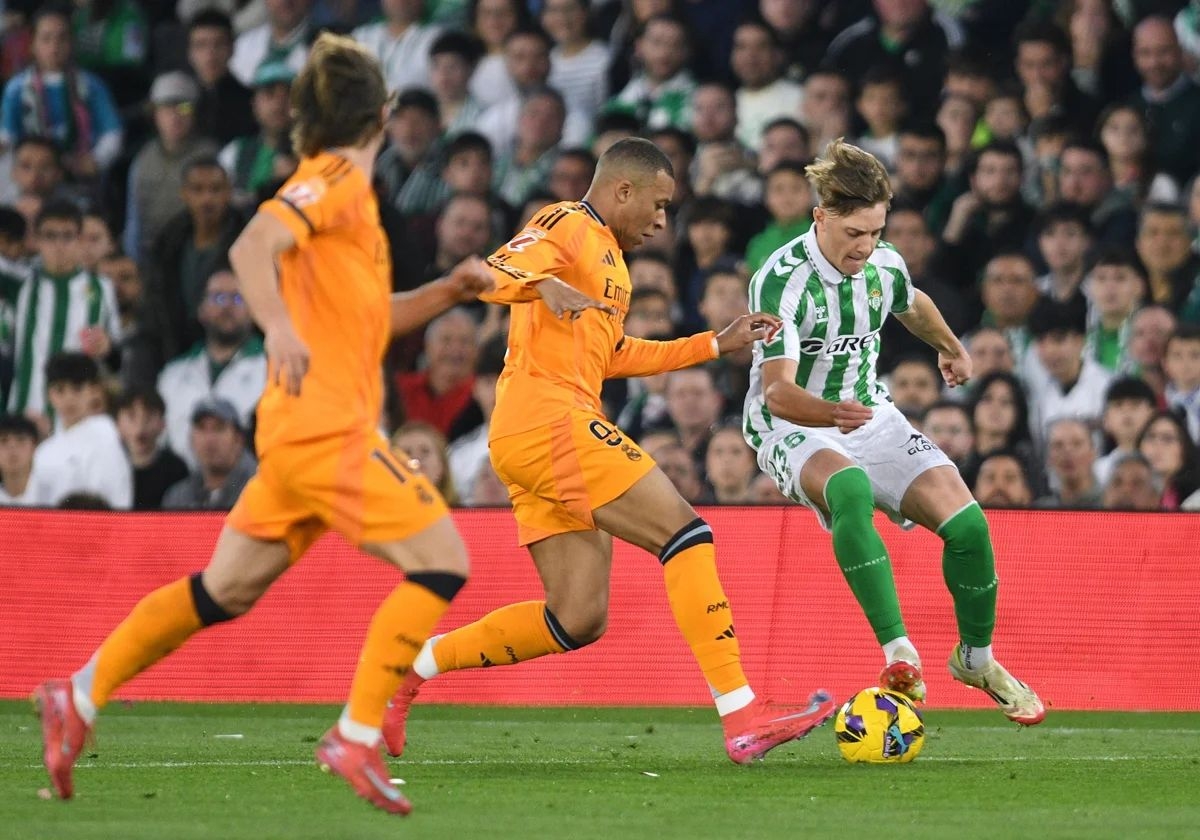 Aston Villa open talks for 19-year-old La Liga wonderkid