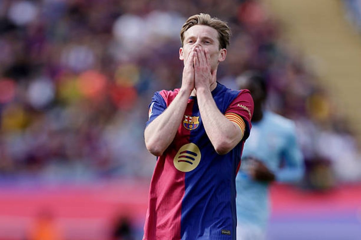 Frenkie de Jong at risk of Barcelona summer exit