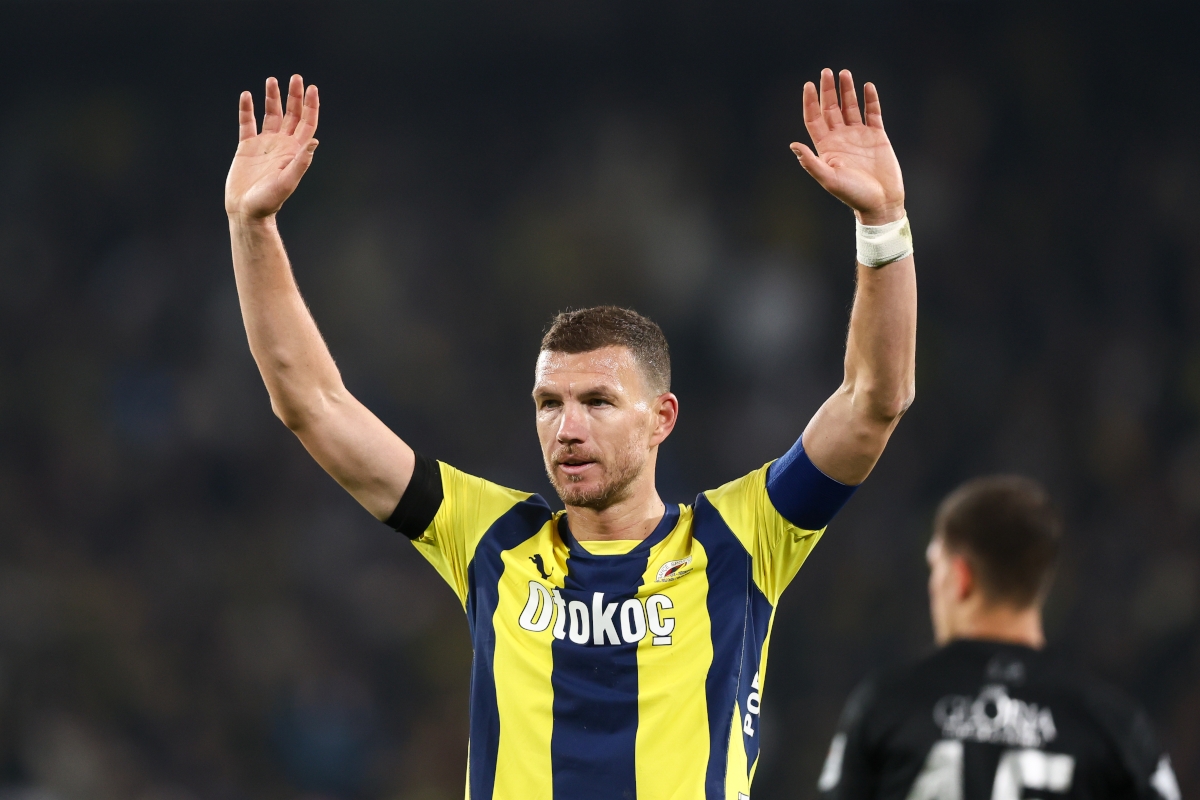 Exclusive: Dzeko has verbal agreement with Fiorentina