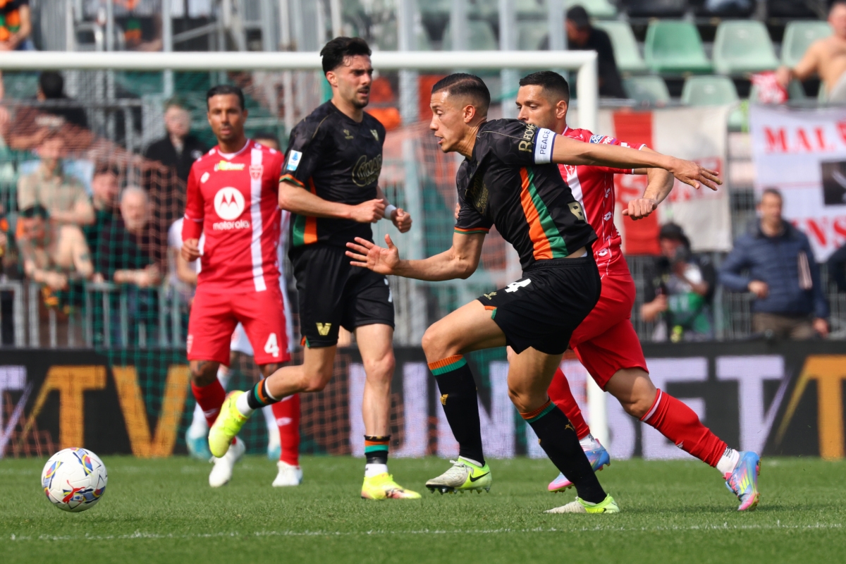 Exclusive: Three Serie A clubs held Idzes talks with Venezia