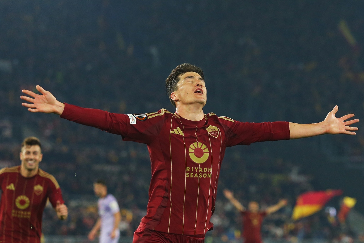 Shomurodov agrees to wage cut to extend Roma contract