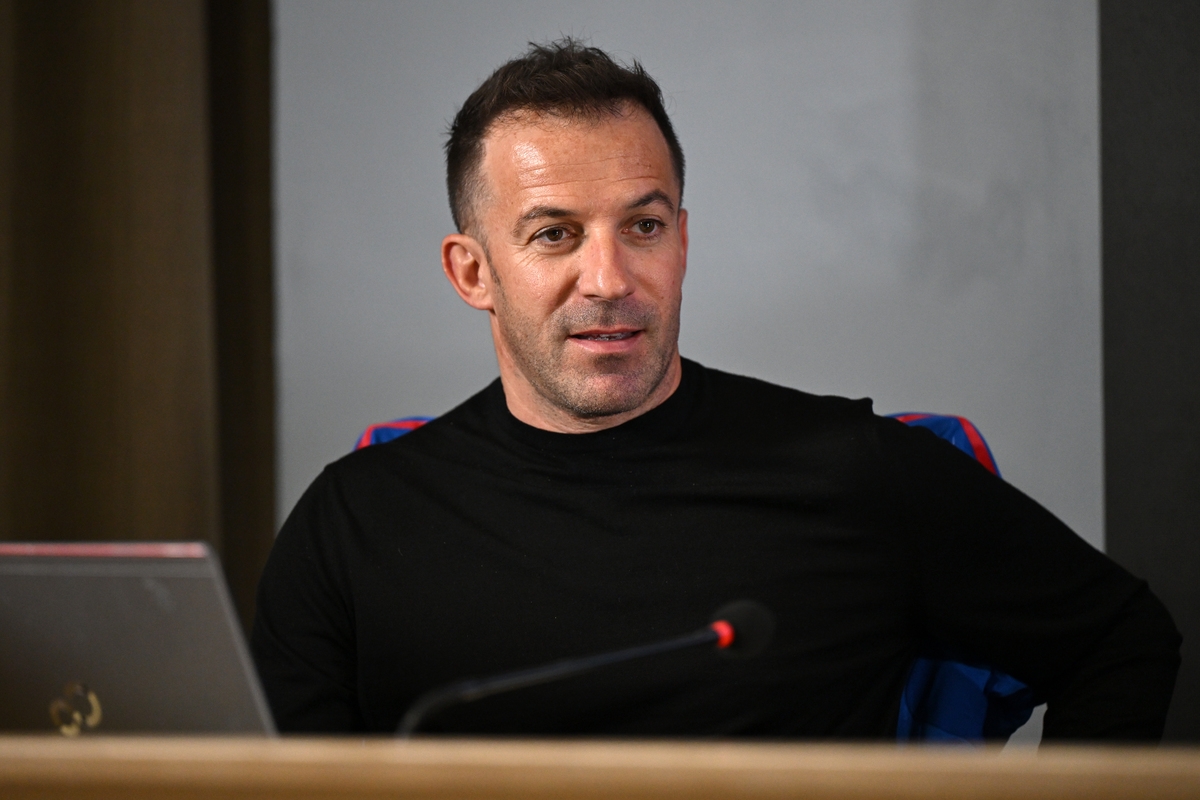 Official: Del Piero becomes coach after completing courses