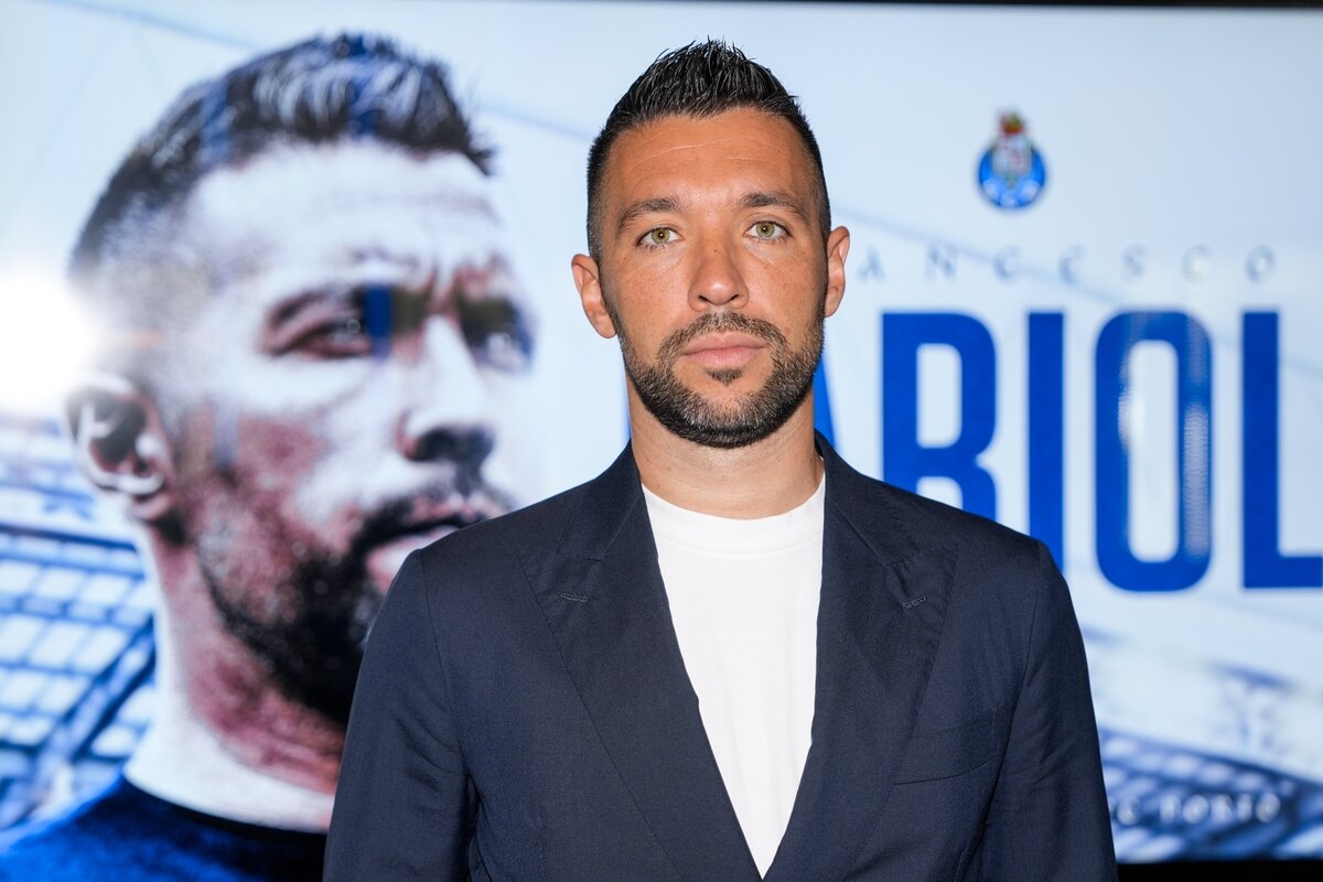 Official: Porto appoint Farioli as new head coach