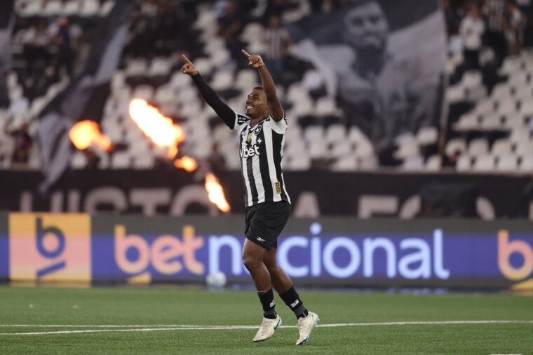 Brighton push for Cuiabano despite failed offers