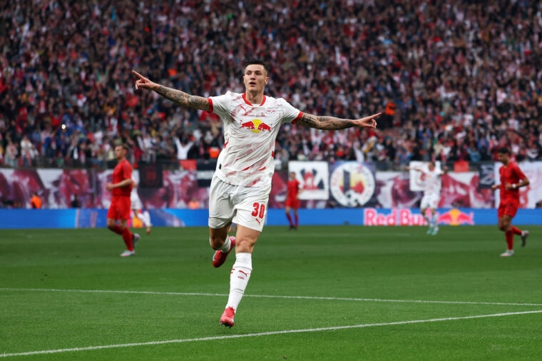 Man United make opening bid for Benjamin Sesko