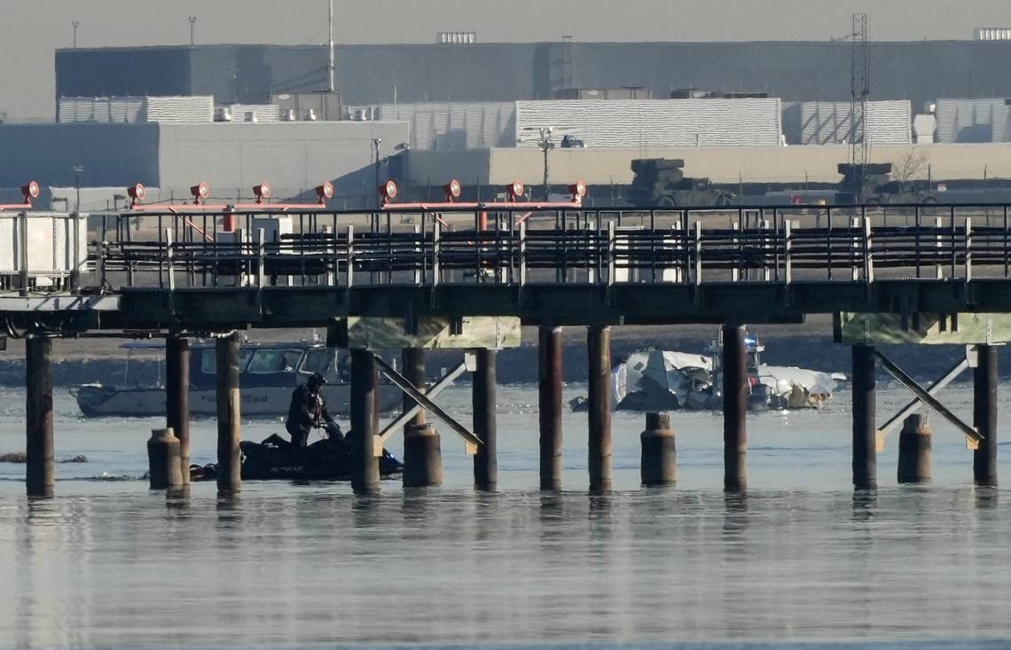 ‘Bottom line is aircraft are not supposed to collide.' Probe begins in American Airlines crash