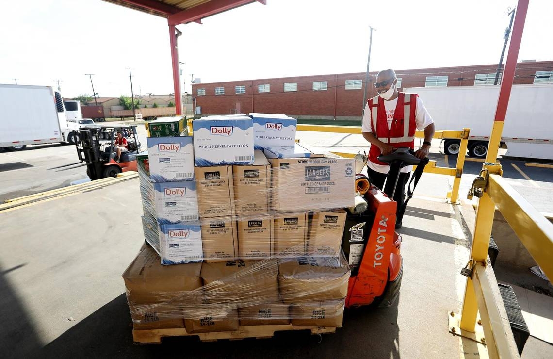 After losing millions in federal cuts, North Texas food banks must now rely on donors