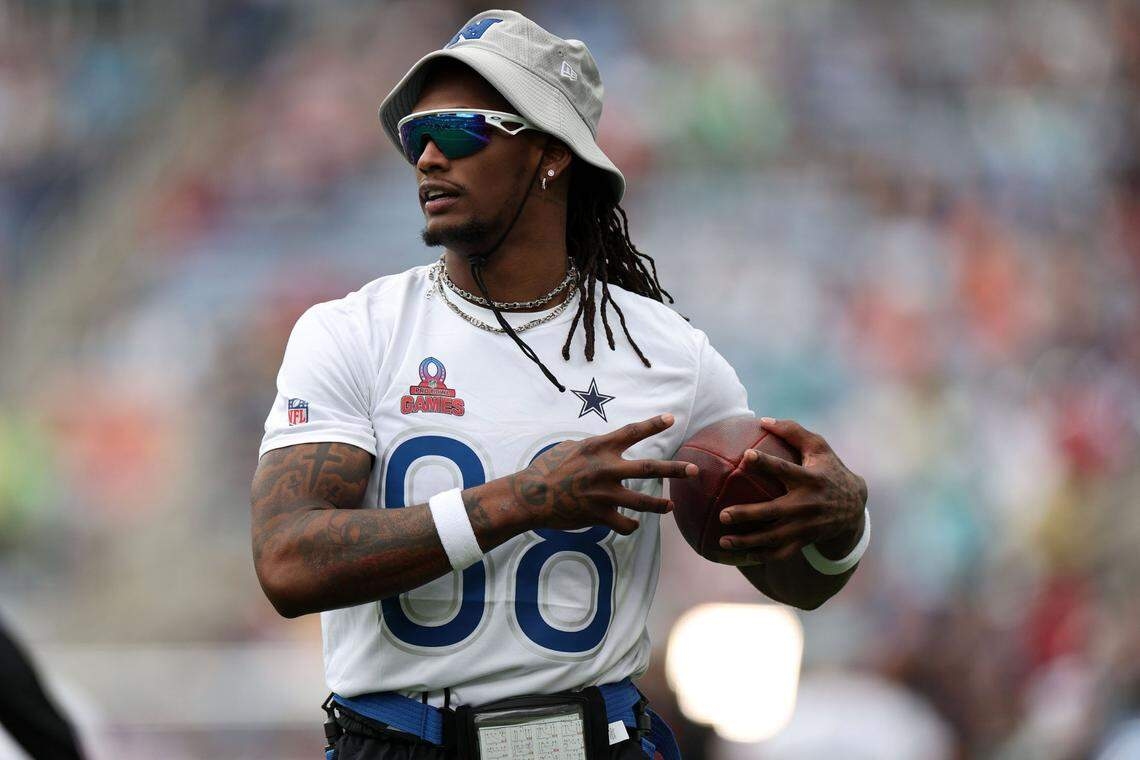 WATCH: Cowboys star penalized for bizarre sideline collision; referee explains