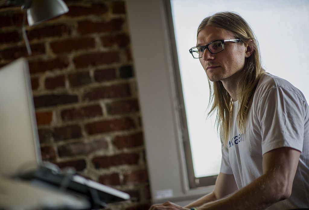 FBI drops probe of Kraken founder, returns dozens of seized devices