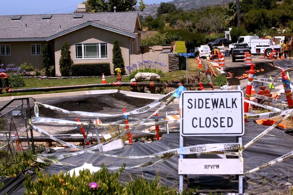 Community south of Los Angeles sinking towards Pacific Ocean