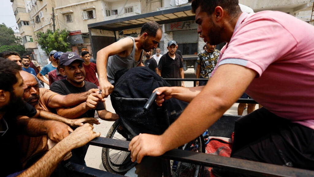 Israeli air strikes rock Gaza as Hamas chief heads to Cairo for ceasefire push