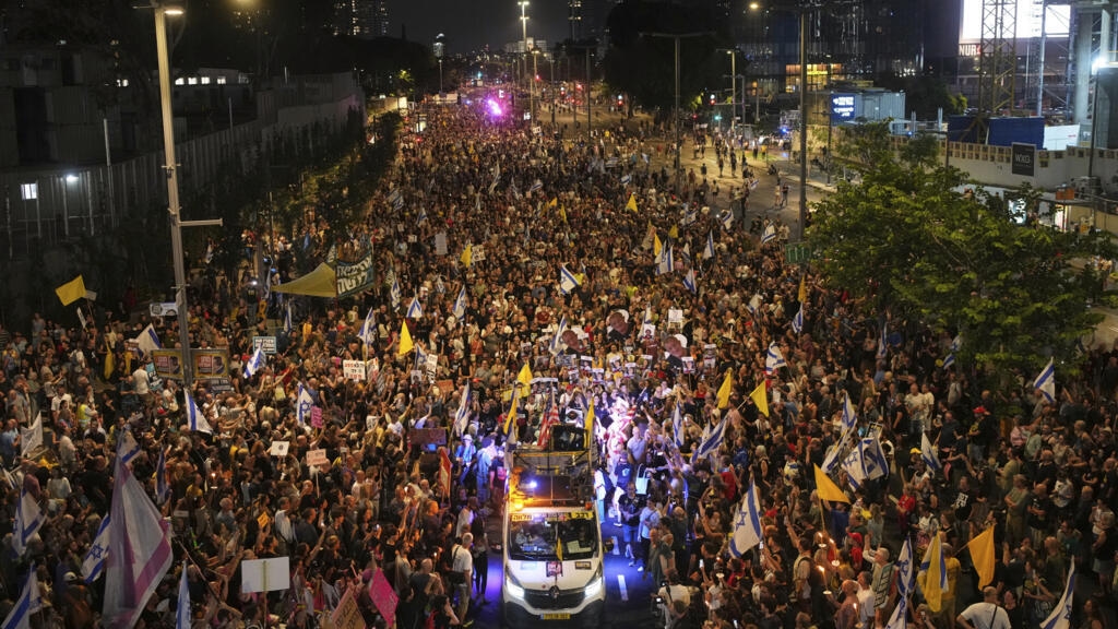Thousands rally in Tel Aviv against Israeli government's plan to expand Gaza war