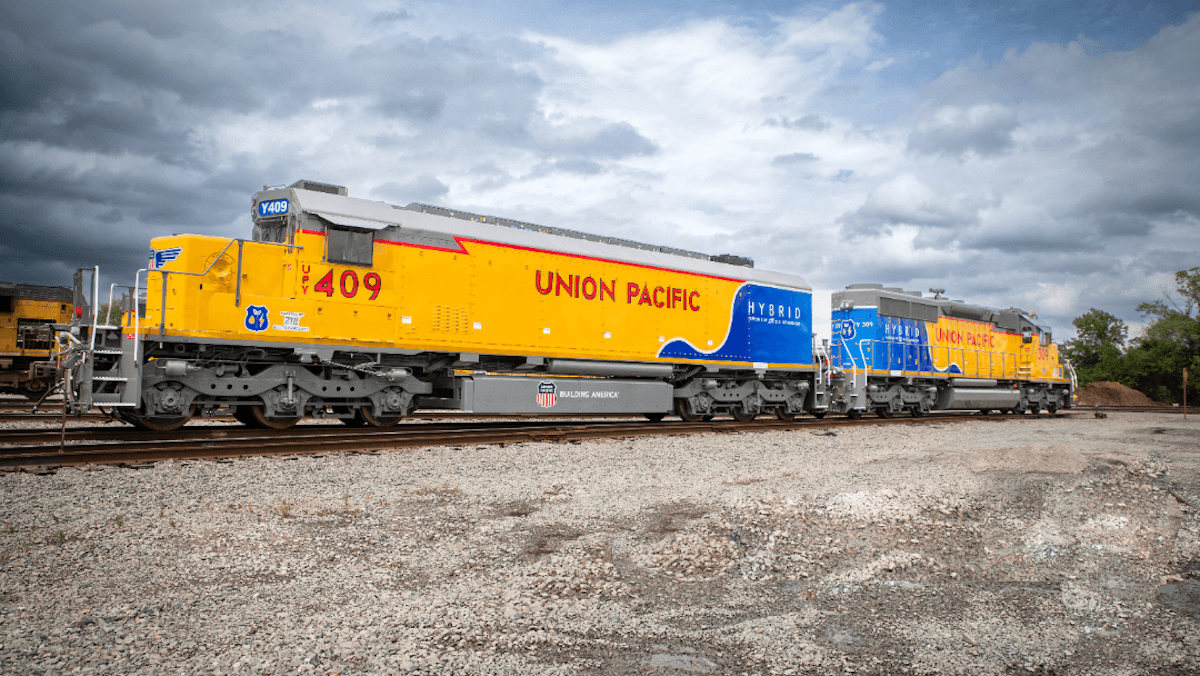 Union Pacific battery-electric hybrid locomotive completes testing