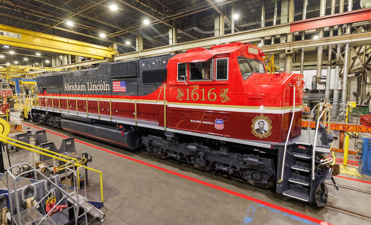 Union Pacific heritage locomotive honors Abraham Lincoln