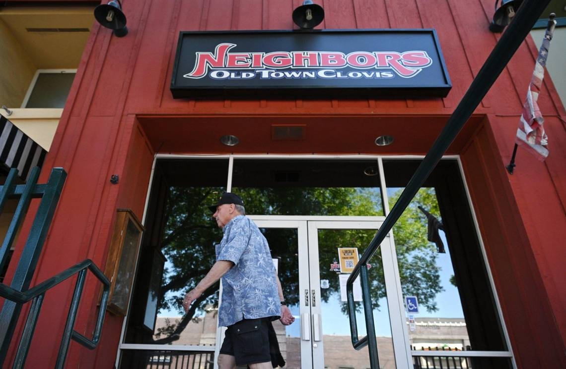 A Tower District bar known for $5 cocktails is expanding to Old Town Clovis