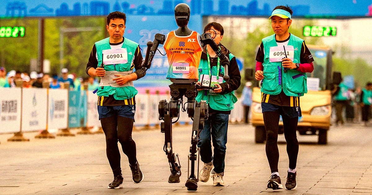 Watching These Humanoid Robots Try to Run a Half Marathon Is Hilarious and Bizarre