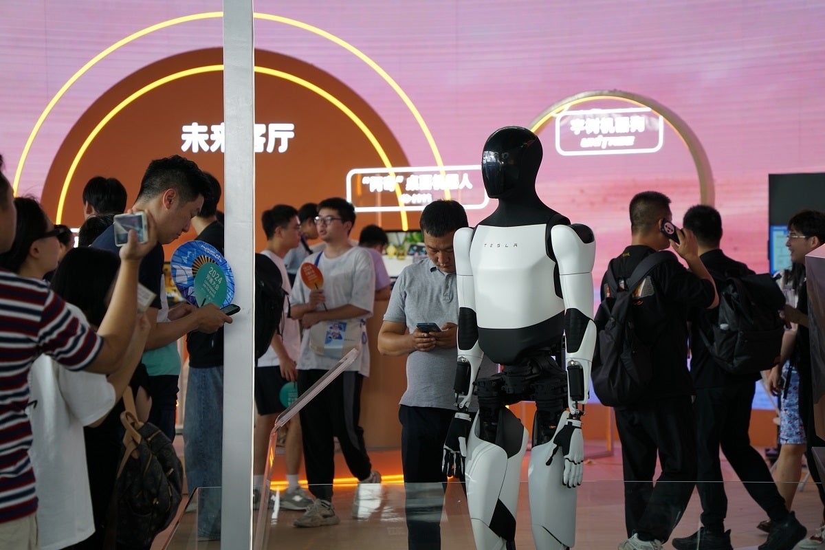 The Head of Tesla's Humanoid Robot Program Says That He DEFINITELY Wasn't Fired and Is Only Leaving to Spend Time With His Family, Not Because Elon Musk Is on the Warpath