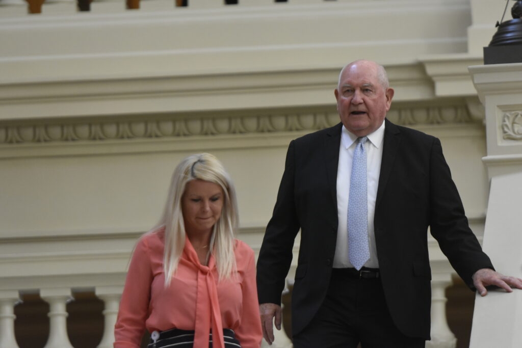Chancellor Perdue frowns on growth of online studies as system hits spring enrollment record