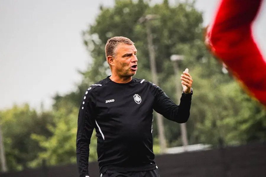 Former Antwerp head coach set to join Erik Ten Hag at Bayer Leverkusen