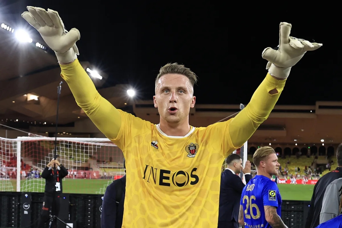 Manchester United interested in Nice's Marcin Bułka