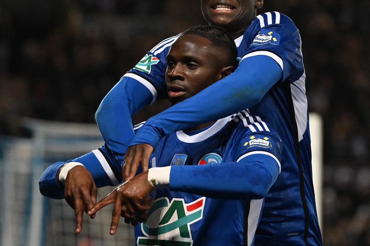 Strasbourg defender Marvin Senaya joins Lausanne on loan