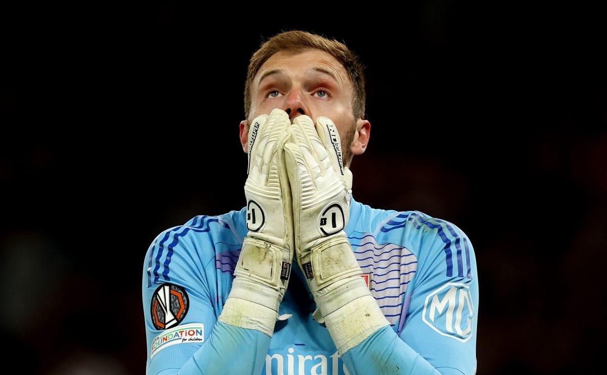 Leeds reach agreement with Lyon over goalkeeper Lucas Perri
