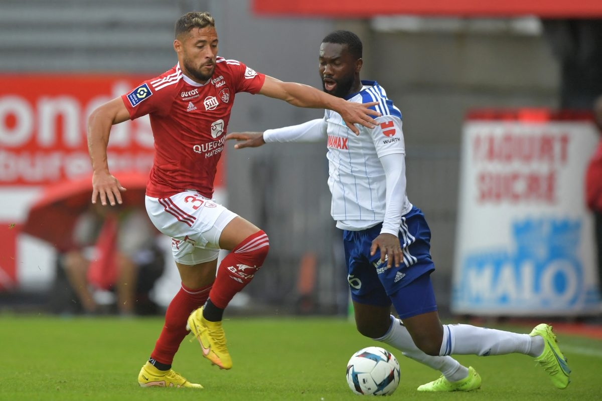 Angers midfielder's contract mutually terminated