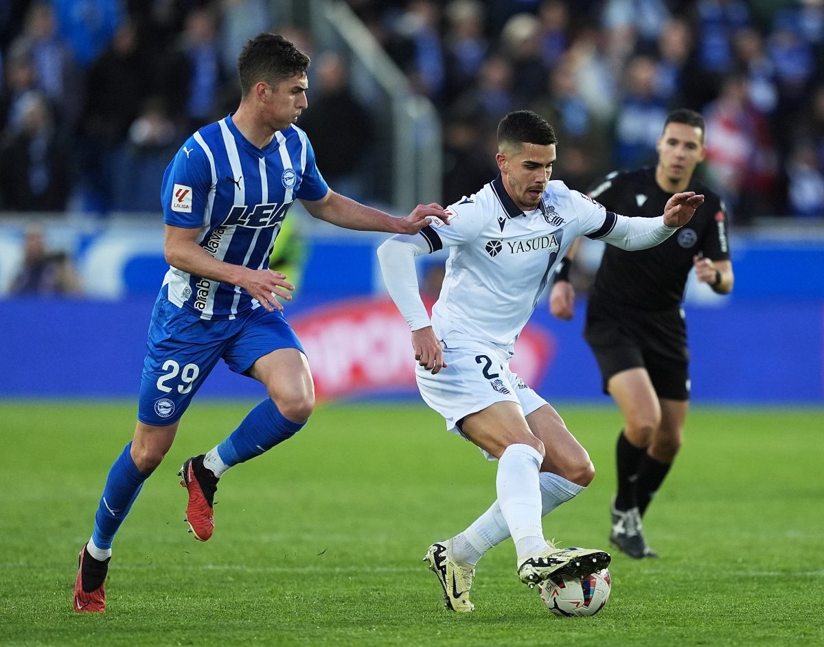 Strasbourg and Wolves compete to sign Alavés' Joaquin Panichelli