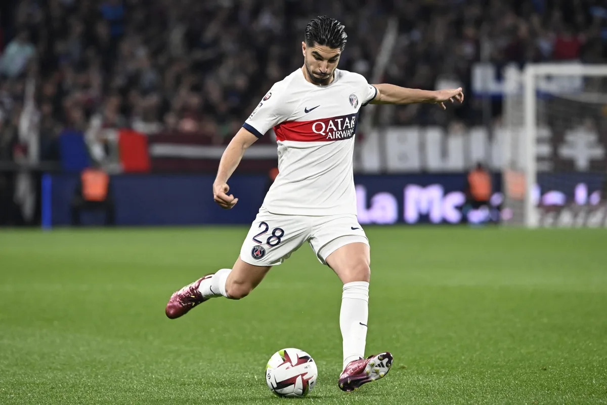 Brighton make Carlos Soler enquiry amid Villarreal talks