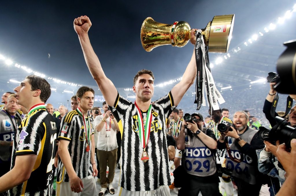 Dusan Vlahovic rejects Juventus exit and turns down contract offer