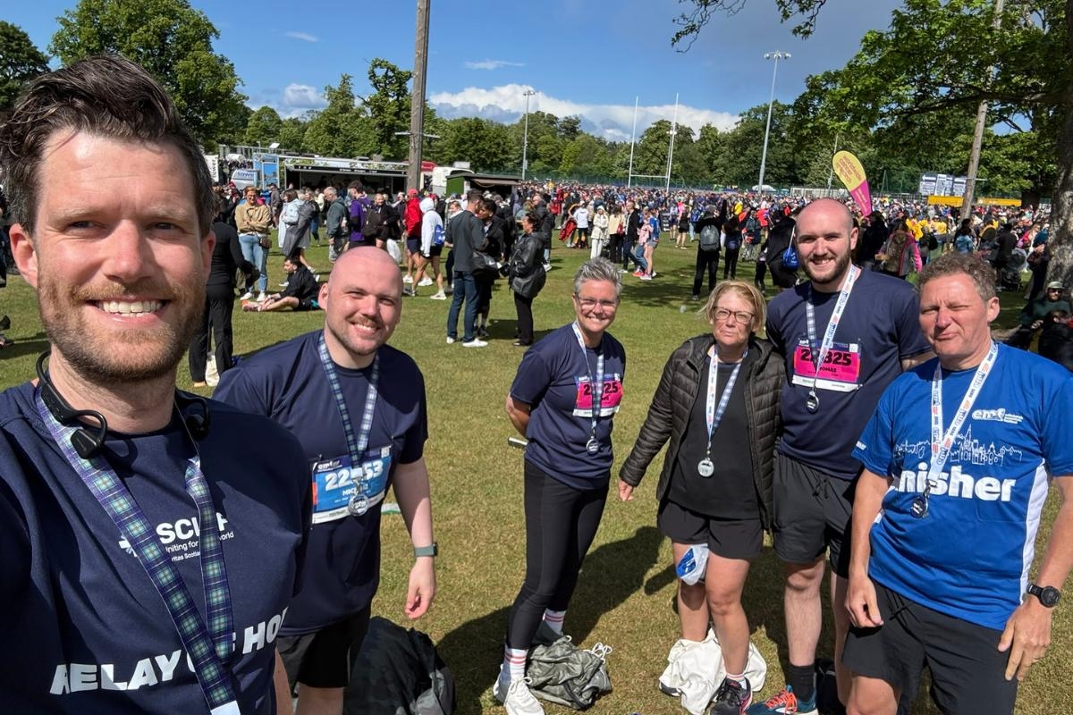 Glasgow team complete Edinburgh Marathon for &#39;important&#39; cause