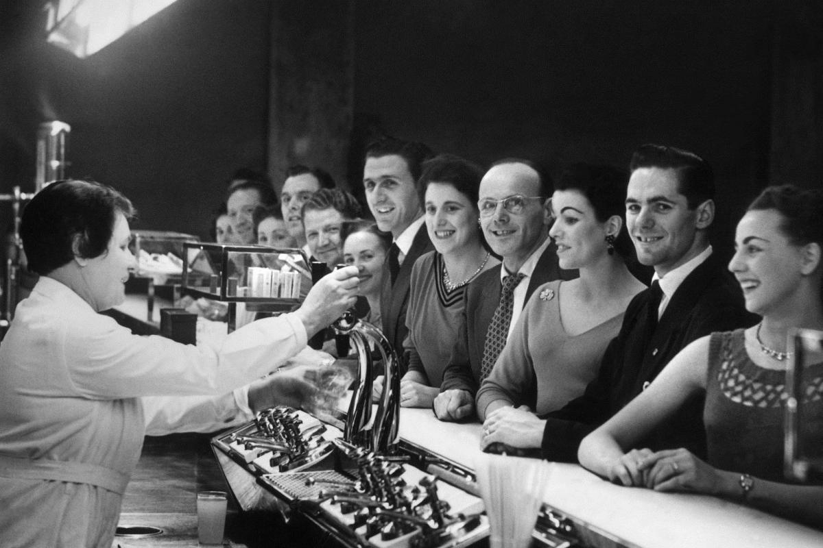 'Forgotten' Glasgow guides reveal city's best bars, restaurants and dance halls