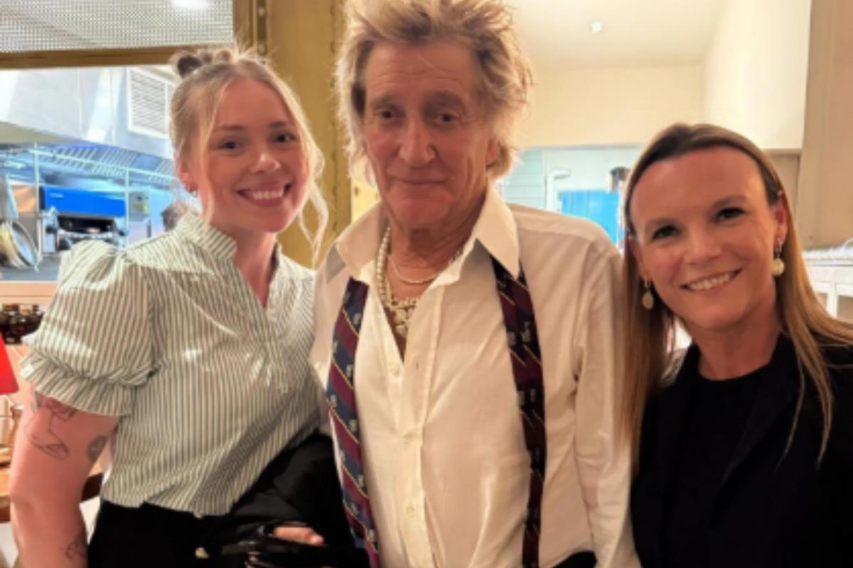 Sir Rod Stewart pictured donning Gucci belt at popular Glasgow restaurant