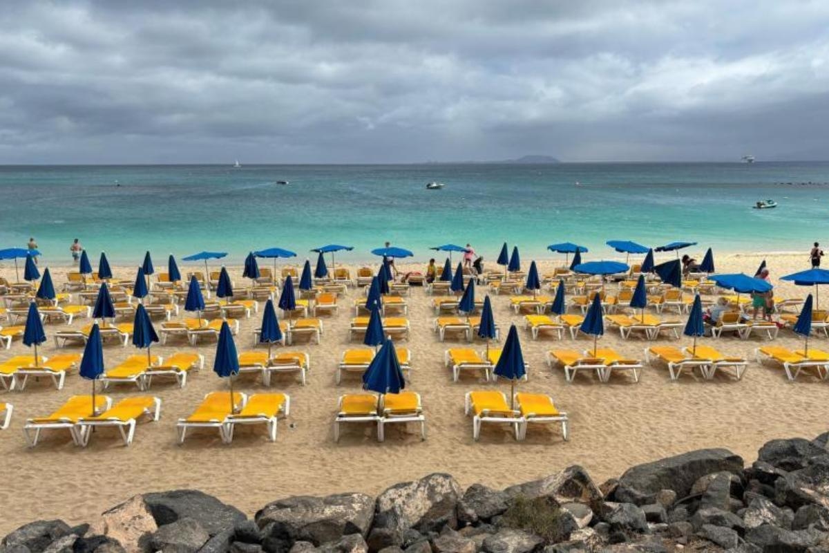 Glasgow holidaymakers warned amid tsunami fears at popular destination